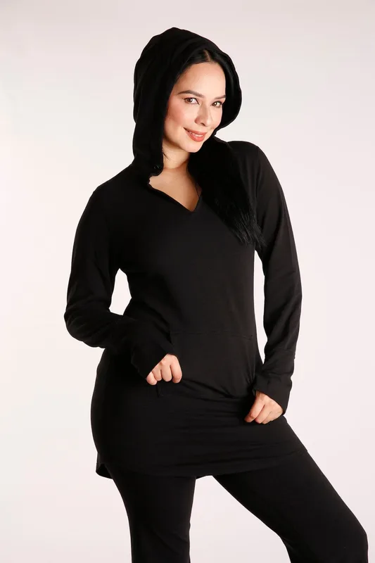 The Cleo Tunic Hoodie – Black: Sustainable Comfort for Conscious Living